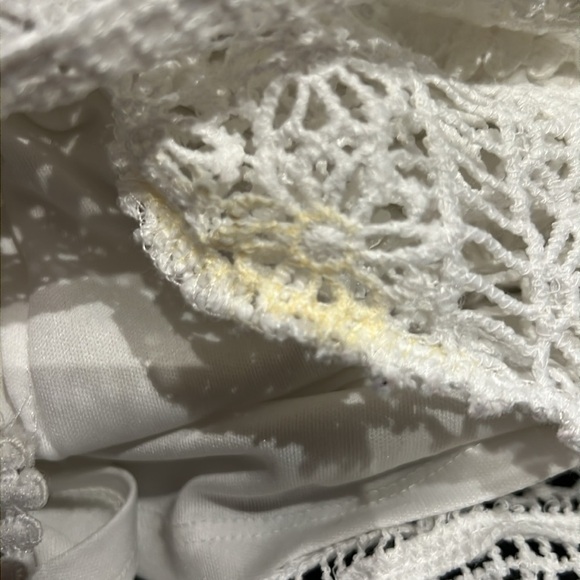 Kendal and Kylie crochet Romper size S Color White summer vibes, vacation, - Picture 6 of 6